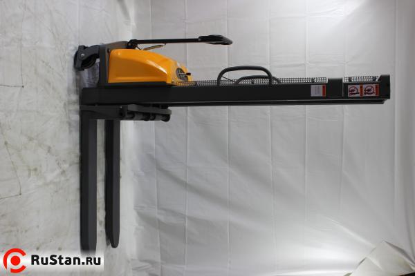 Штабелер гидравлический с электроподъемом 1,5 т 3,5 м XILIN CDD15B-E с раздвижными вилами фото №4 Штабелер гидравлический с электроподъемом 1,5 т 3,5 м XILIN CDD15B-E с раздвижными вилами фото №4