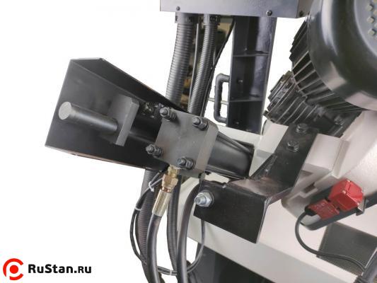 Подъём и опускание пильной рамы выполняется за счёт надёжной гидросистемы. Данная операция выполняется с помощью кнопок, которые расположены на панели управления. фото №10 METAL MASTER BSM-250 SAF фото №10