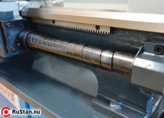 Телескопическая защита ходового винта от стружки эффективно защищает ходовой винт от износа. фото №11 Metal Master MML 1830 V фото №11