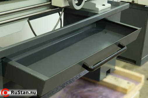 Metal Master X36100 оснащен выдвижным поддоном для быстроты и удобства чистки станка после работы. фото №11 METAL MASTER X40100 фото №11