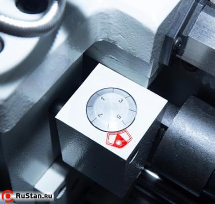 Для удобства нарезания резьбы станок оснащен 8-позиционным резьбоуказателем. фото №17 METAL MASTER X40100 фото №17