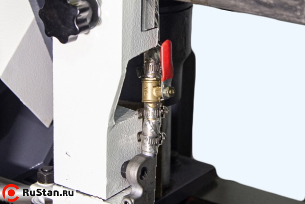 Станок оснащен системой подачи СОЖ с удобно расположенной емкостью и раздельным регулированием расхода охлаждающей жидкости. фото №5 METAL MASTER MGH-500Z фото №5