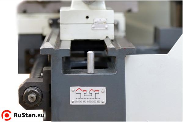 Рекордная в своем классе ширина чугунной станины 180 мм, что значительно увеличивает жесткость работы станка и влияет на точность обработки. фото №15 Metal Master MML 2870 фото №15