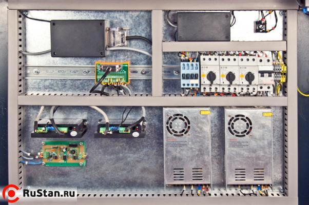 Настольный токарный станок TU2304 CNC фото №10 Настольный токарный станок TU2304 CNC фото №10