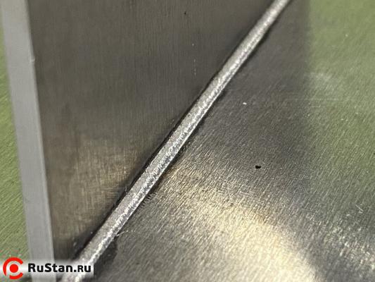 Сварка угла. Ручной лазерный сварочный аппарат Raptor SFW-1500 PRO (1500Вт Raycus) фото №14 Raptor SFW-1500 PRO фото №14