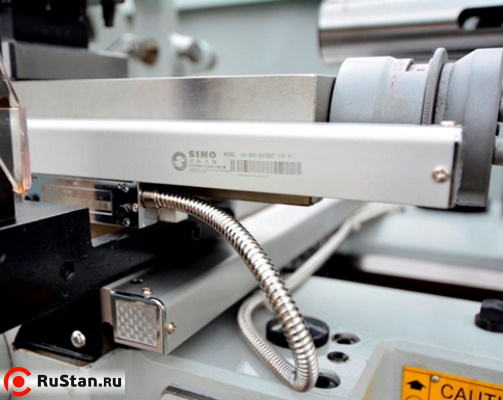 Продольная, поперечная и тонкая продольная подачи оснащены оптическими линейками с точностью позиционирования ±5 мкм. фото №16 METAL MASTER ZX41100 фото №16
